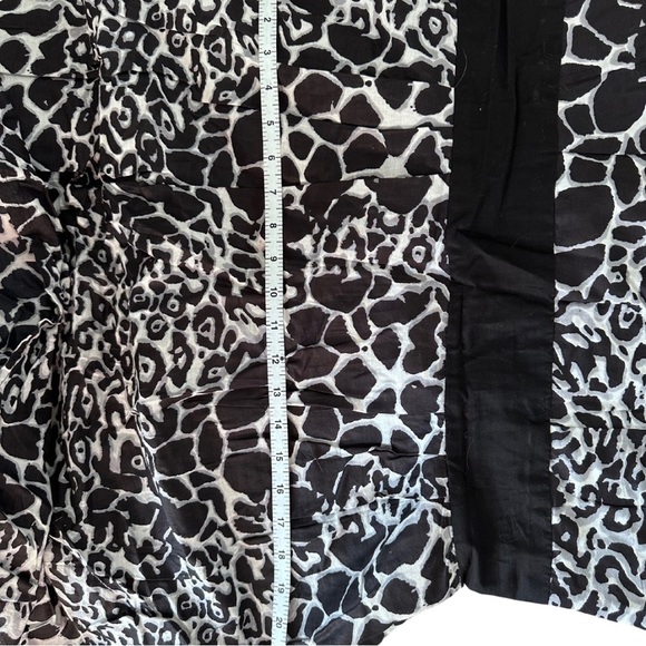 Stylish Black and White Leopard Print Dress - Picture 11 of 11